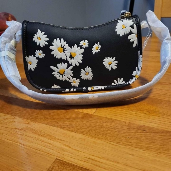 Coach Swinger 20 Floral Print Shoulder Bag With Tea Rose Bag Charm - Picture 2 of 10